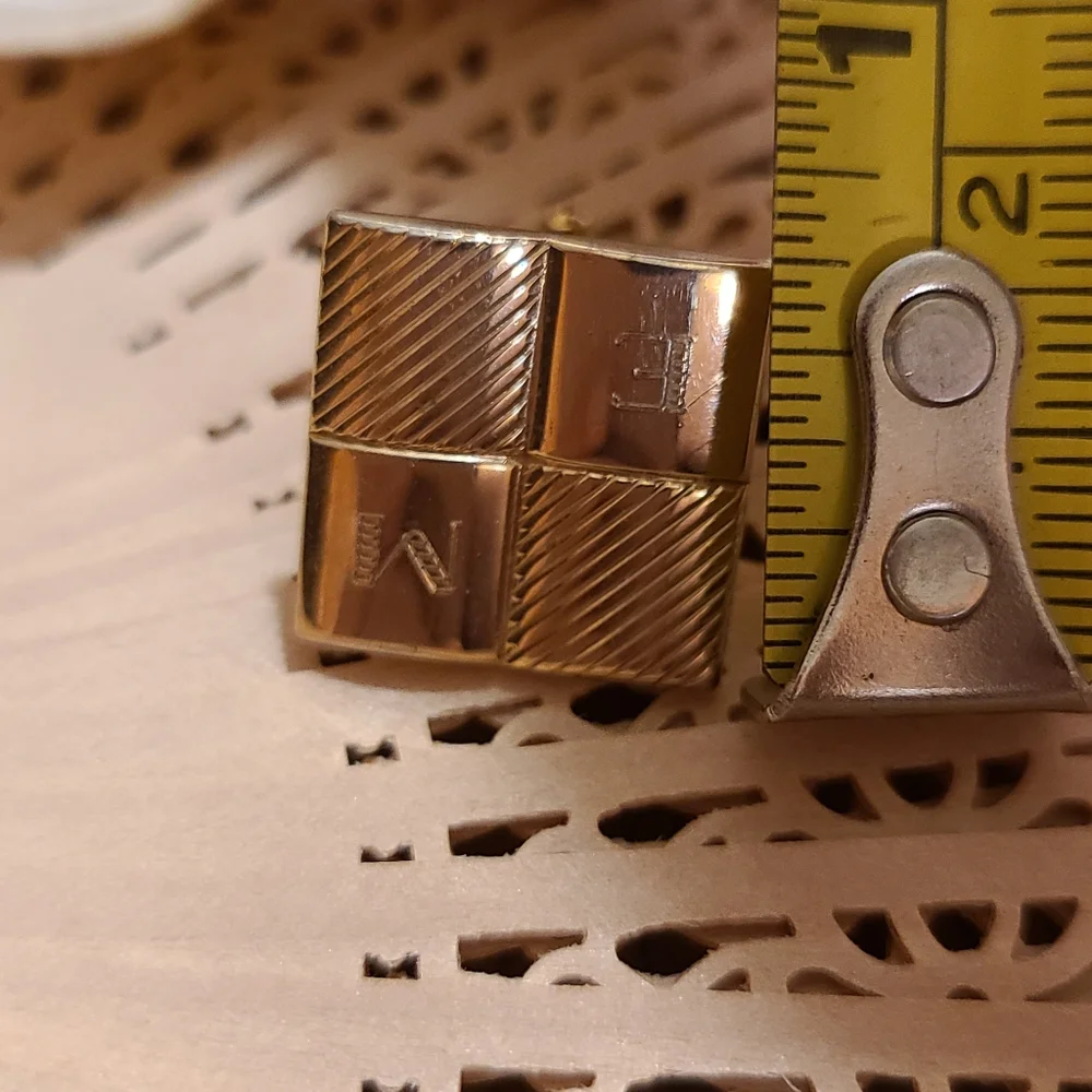 Cuff link clips